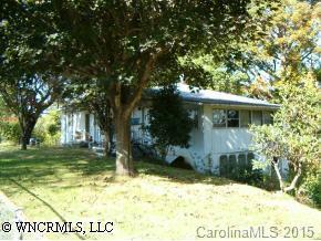 212 Oakhurst Dr., Hendersonville, NC 28791