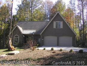 208 Beechwood Cir., Hendersonville, NC 28739