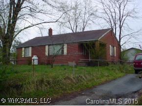 304 Hillview Blvd., Hendersonville, NC 28792