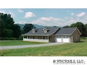 86 Shady Oak Dr., Burnsville, NC 28714