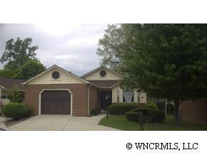 143 Exeter Ct., Hendersonville, NC 28791