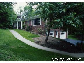 307 Colony Lane, Hendersonville, NC 28791