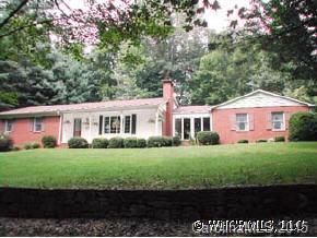 137 Woodhaven Drive, Hendersonville, NC 28739