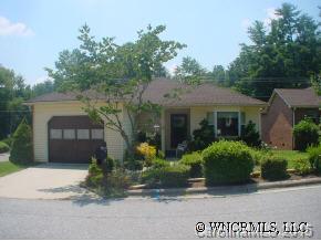 102 Exeter Ct., Hendersonville, NC 28791