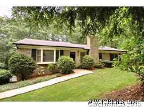 136 Haywood Knolls Drive, Hendersonville, NC 28791