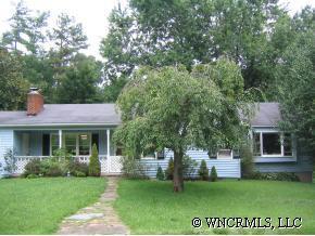 220 Ewbank Drive, Hendersonville, NC 28791