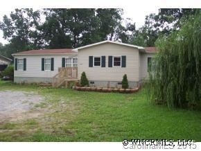 823 Tabor Rd, East Flat Rock, NC 28726