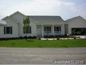 418 Sassafrass Drive, Hendersonville, NC 28739