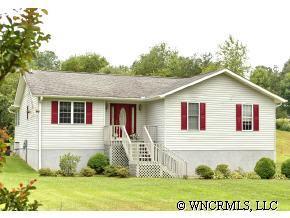 67 Nix Rd., Hendersonville, NC 28792