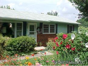 3 Chestnut Street, Weaverville, NC 28787