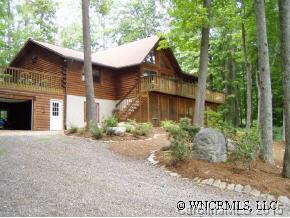 183 Breezy Pine Ln., Burnsville, NC 28714