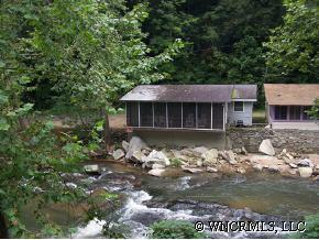 122 Rocky River Lane, Bat Cave, NC 28710