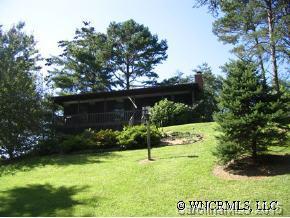 4 Beechwood Knoll Rd., Weaverville, NC 28787