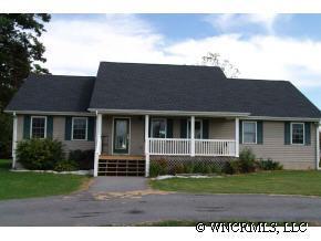 32 Imperial Drive, Hendersonville, NC 28792