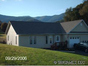 45 Midnight Ln., Waynesville, NC 28786