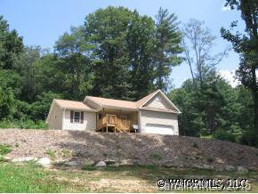 550 Lyndhurst Dr., Hendersonville, NC 28791