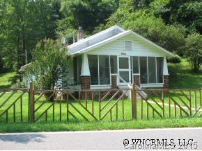 9644 Lower Alarka Rd, Bryson City, NC 28713