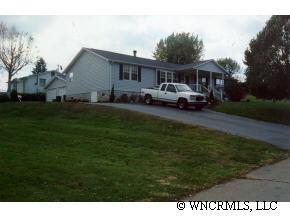 144 High Street, Canton, NC 28716