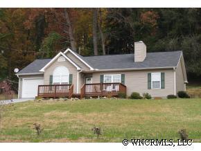 580 Lyndhurst Dr., Hendersonville, NC 28791