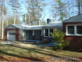 38 North Honeysuckle Drive, Hendersonville, NC 28791