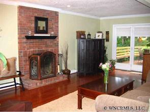 455 Creekside Dr., Asheville, NC 28804