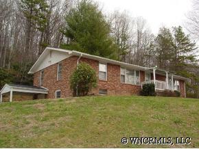 300 Centerway Drive, Hendersonville, NC 28792