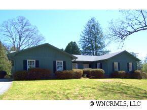 204 Merriwood Ln, Hendersonville, NC 28791