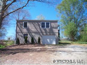 33 1/2 Huffman Rd., Asheville, NC 28806