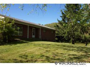 Big Willow Rd, Hendersonville, NC 28739