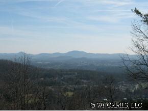 15 Las Brisas Lane, Hendersonville, NC 28739