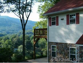 202 Smokey Hill Dr, Waynesville, NC 28785