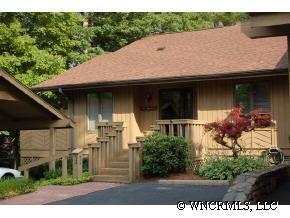 102 North Scarlet Oak Lane, Hendersonville, NC 28791