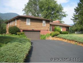 787 Hemphill Road, Waynesville, NC 28785