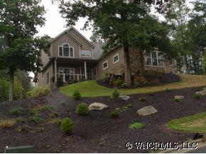 49 Shadowleaf Dr, Hendersonville, NC 28739