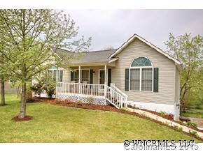 14 Lakewood Road, Hendersonville, NC 28792