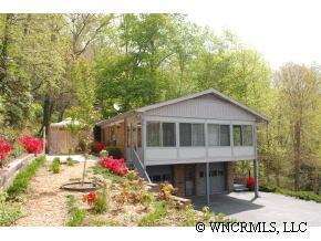 202 Haywood Knolls Dr., Hendersonville, NC 28791