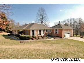 2 Lakeview Circle, Etowah, NC 28729