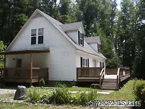 16 Columbia Circle, Hendersonville, NC 28792