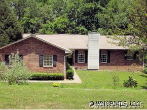 429 Hunters Glen Ln., Hendersonville, NC 28739