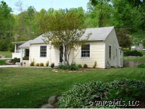 520 Glenview Ave., Hendersonville, NC 28791