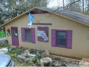 76 Cascade Kennel Dr., Brevard, NC 28712