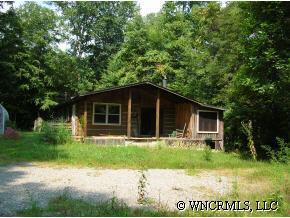 84 Brittle Bark Rd., Sylva, NC 28779