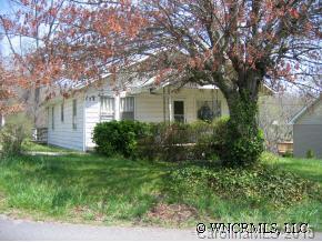 38 Crestfield Ave., Woodfin, NC 28804