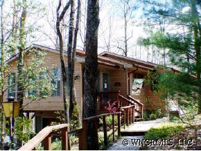 187 Kanasgowa Dr., Brevard, NC 28712