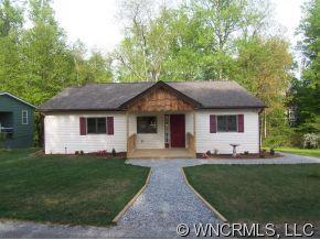 526 Midway Ln., Hendersonville, NC 28739