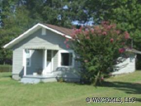 301 Forest Lawn Dr., Hendersonville, NC 28792