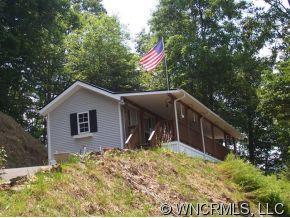 408 Whispering Winds Rd., Waynesville, NC 28786