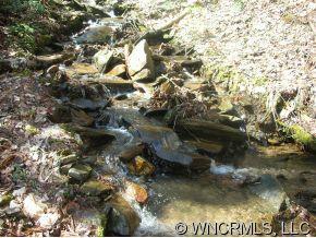 445 White Oaks Rd., Bryson City, NC 28713