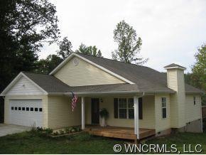 4 Calvary Lane, Weaverville, NC 28787
