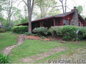 1042 Apple Creek Road, Waynesville, NC 28786